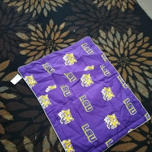 LSU Tigers NCAA Pillow case (1) Purple Gold Eye Of The Tiger and LSU Tigers Cap - Picture 3 of 14